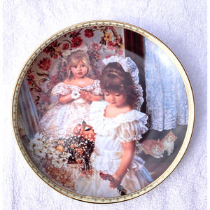 SANDRA KUCK SUGAR AND SPICE COLLECTOR PLATE EIGHTH IN SERIES - SPECIAL DAY PLATE